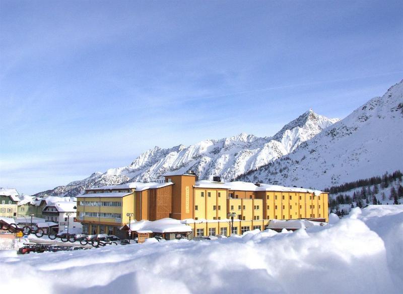 Grand Hotel Miramonti ปัสโซเดลโตนาเล ภายนอก รูปภาพ